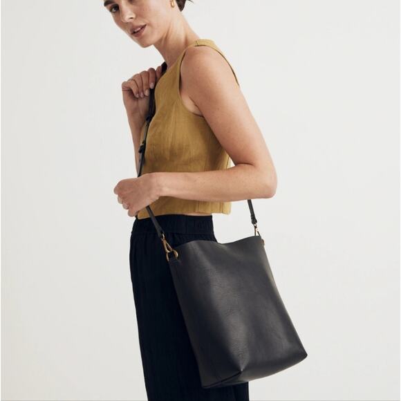 Madewell Black Leather Transport Bucket Bag NWT - Picture 4 of 12